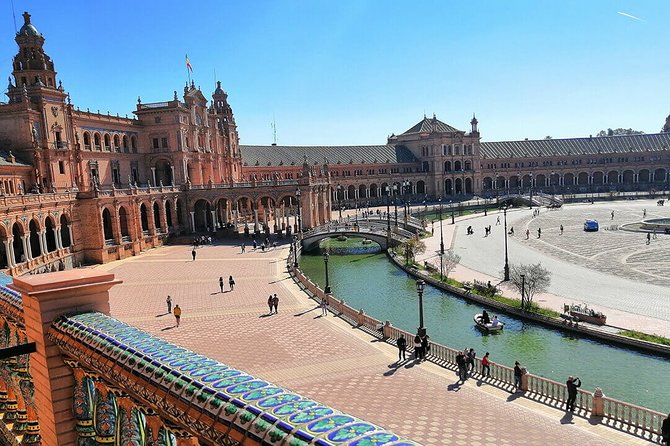 Seville Highlights Tour - Seville Cathedral: the feeling of standing inside a monument