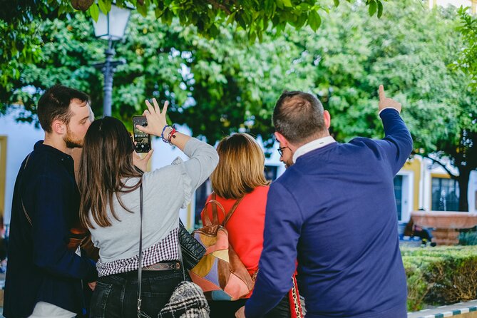 Seville Jewish Quarter Small-Group Walking Tour: History & Gems - Jardines de Murillo: the calm break that clarifies the story