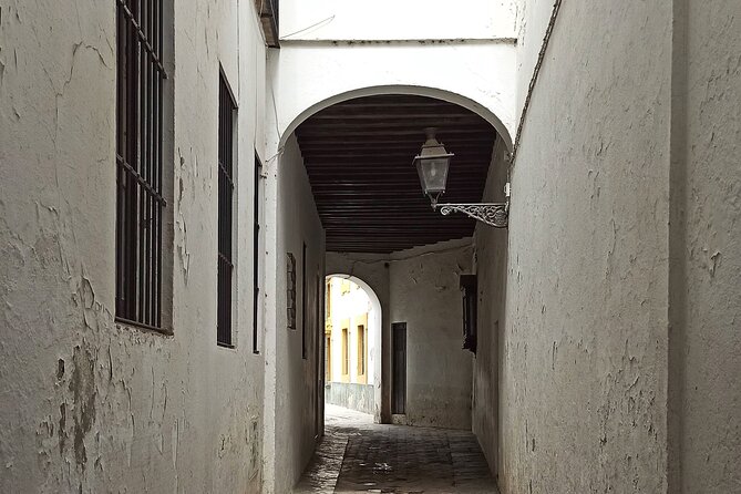 Seville Jewish Quarter Tour (Private Tour) - Plaza de Santa Cruz: where Islamic and Jewish layers show up