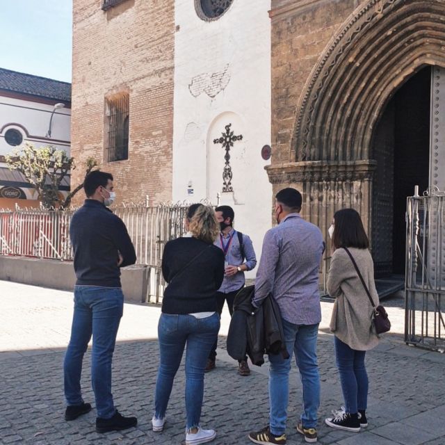 Seville Jewish Quarter walking tour: Santa Cruz District - Plaza de la Alianza and Hospital de los Venerables: seeing the Golden Age in stone