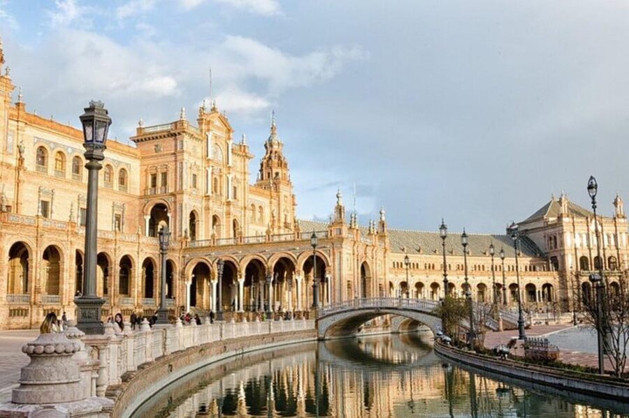 Seville: Must-See Attractions Walking Tour - Key things to know before you go