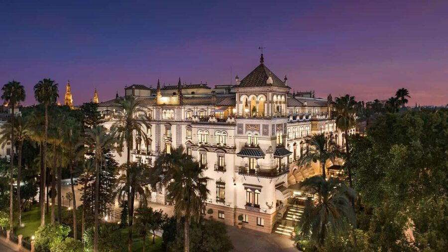 Seville Night Tour: A Must-Do - Guadalquivir river glow and the Triana view from Torre del Oro