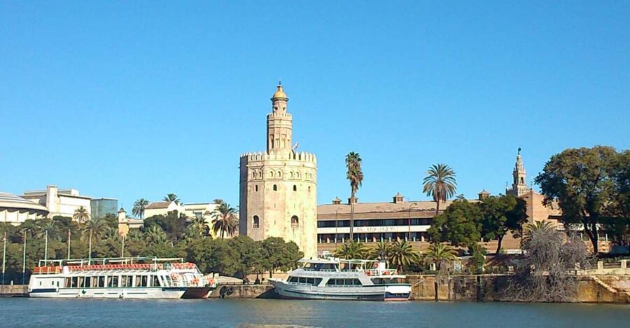 Seville Orientation Tour - Guadalquivir River and Torre del Oro: the story behind the view
