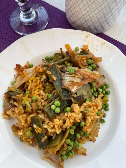 Seville: Paella and Sangria Experience - The pre-show snack lineup and why it works