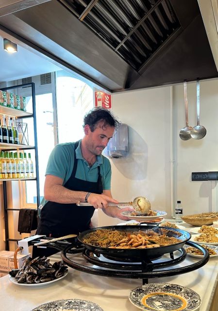 Seville: Paella Dining Experience - Your 1.5-hour paella rhythm: what the evening actually looks like