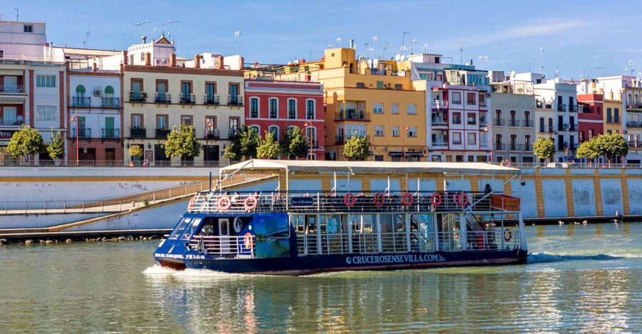 Seville: Panoramic Cruise, Hop-On-Hop-Off Bus & Walking Tour - Entering the Seville Day: Bus + Cruise + Walking Tours in One Shot