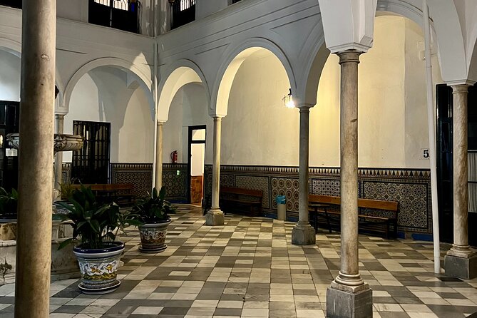 Seville Paranormal Small-Group Walking Tour - What makes these ghost stories work (and not feel like filler)