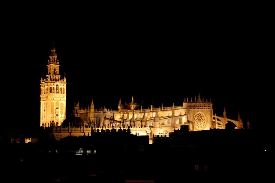 Seville: Paranormal Walking Tour in Spanish - How the Tour Blends Local Mystery With Real City Feeling