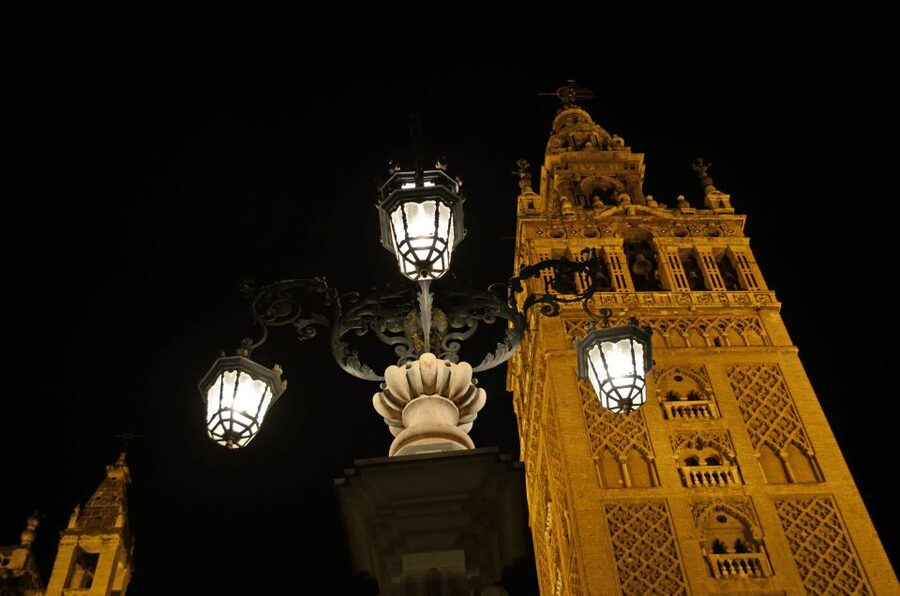 Seville: Paranormal Walking Tour in Spanish - Reviews That Point to the Real Strengths