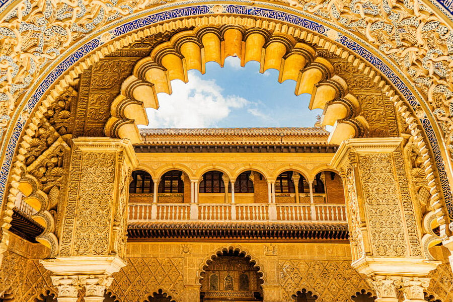 Seville: Priority Access Cathedral, Giralda & Alcázar Tour - Giralda Tower: gradual climb, city-wide views, and the crowd reality