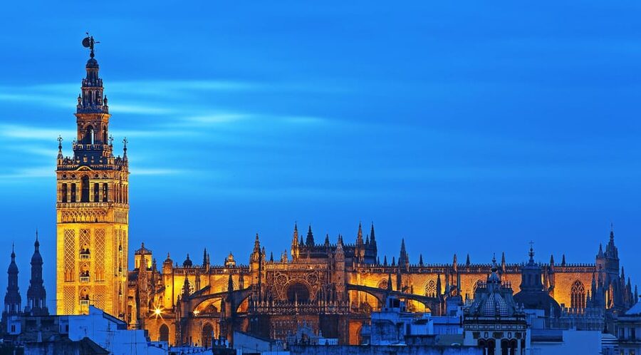 Seville: Priority Access Cathedral & Giralda Tour - Seville’s Cathedral and Giralda: what makes this combo special