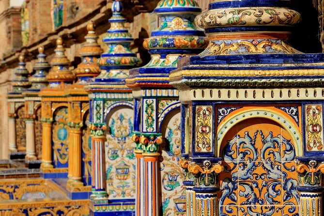 Seville Private Tour to Jewish Quarter and Plaza de Espana - Santa Cruz and the Jewish Quarter: why the guide’s job is the point