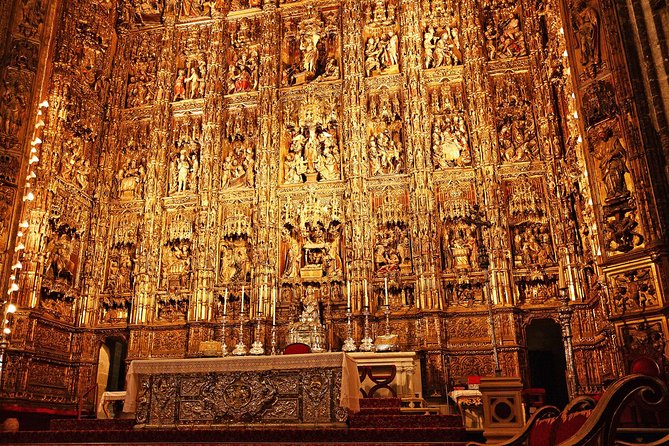 Seville Private Walking Tour with Alcazar & Cathedral Tickets - Giralda Tower Views: From Minaret to Cathedral Bell Tower