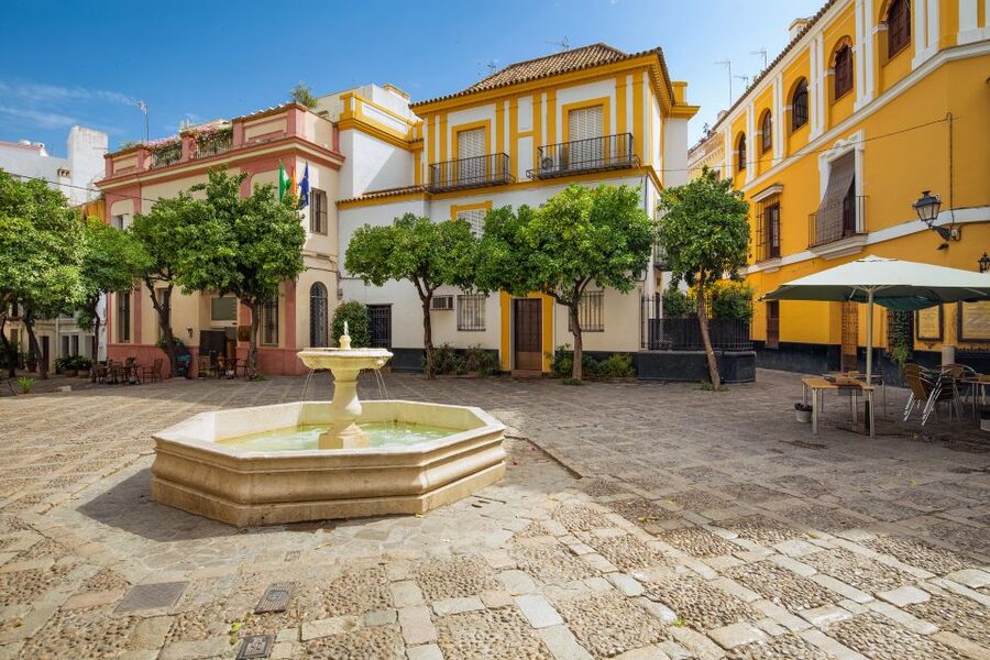 Seville: Relaxing City Bike Tour with a Tour Guide - Jardines de Murillo + Parque de María Luisa: When the City Gets Green