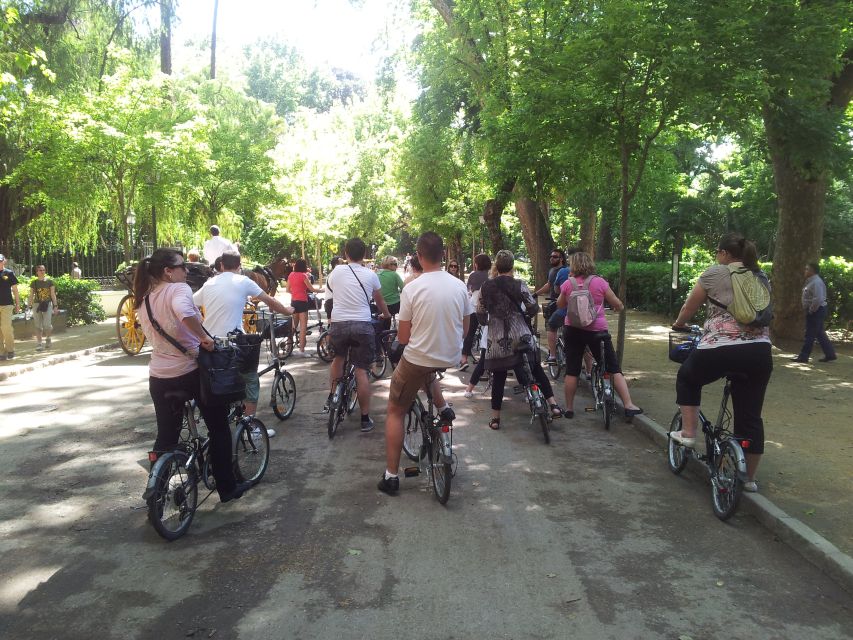 Seville: Relaxing Electric Bike tour with Tour Guide - Getting oriented at Plaza de Santa Cruz