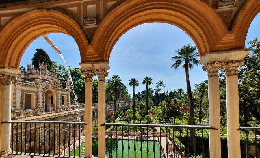 Seville: Royal Alcázar Skip-the-Line Tour by Local Experts - The real logistics that will make or break your day