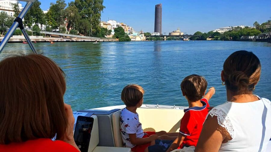 Seville: Sail the River. 100% private - Photo time and flexible drop-offs in the Port of Seville