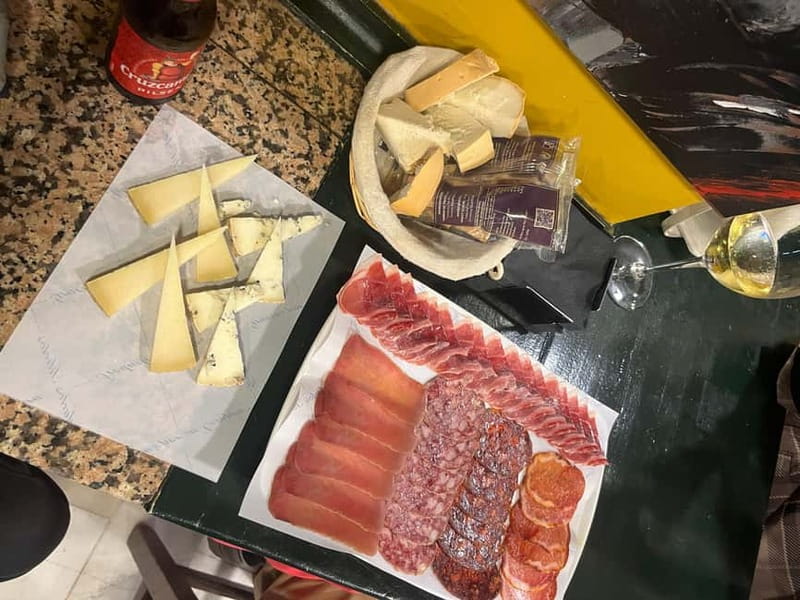 Seville: Secret Food Tour with Tapas and Drinks - Price and value: what $159 buys you in real terms