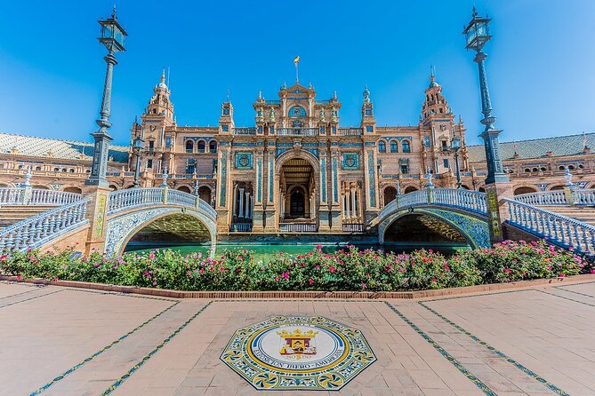 Seville Sightseeing Tour with Alcazar and Cathedral Tickets - Real Alcázar Palace: 50 minutes in a royal world