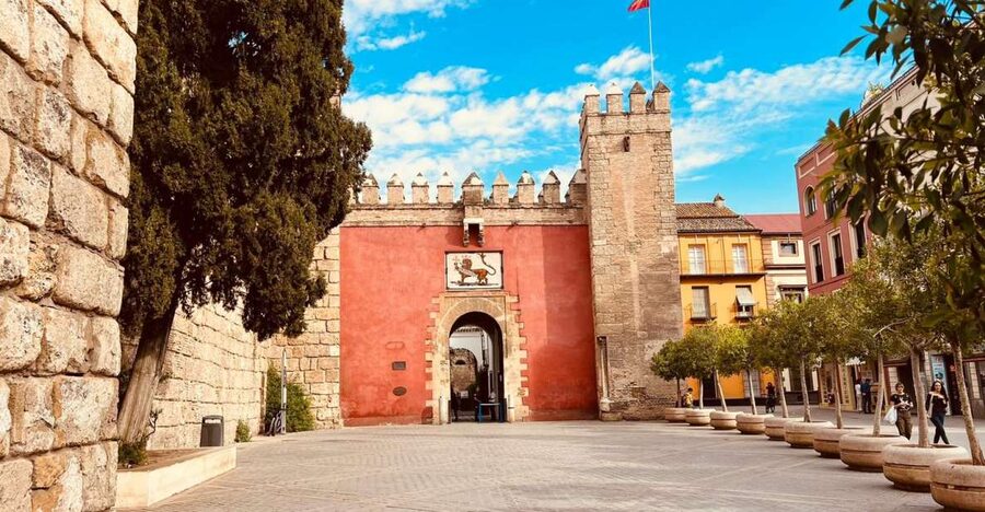 Seville: Skip-the-Line Royal Alcázar Guided Tour - The guided route: how 75 minutes inside actually feels
