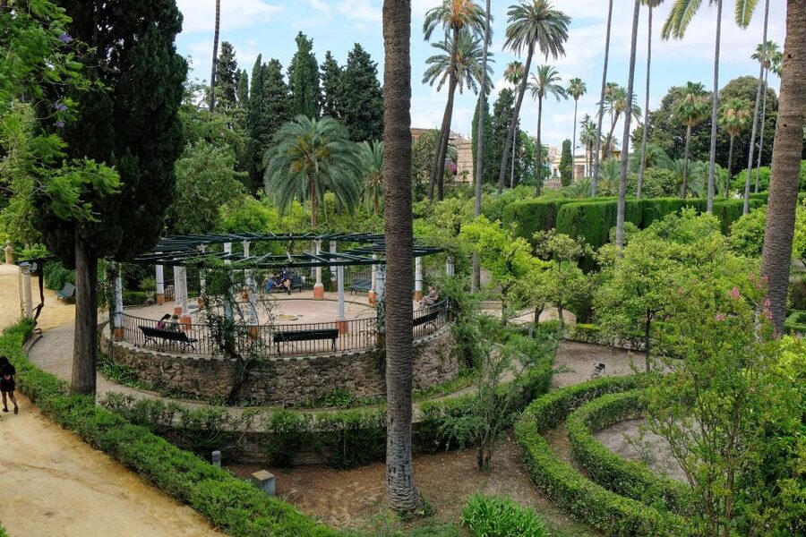 Seville: Skip-the-Line Royal Alcázar Guided Tour - Entering the Alcázar: the oldest royal residence still in use