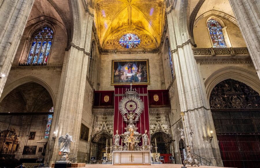 Seville: Small-Group Cathedral and Giralda Tour with Tickets - Seville Cathedral and Giralda: why this pairing works