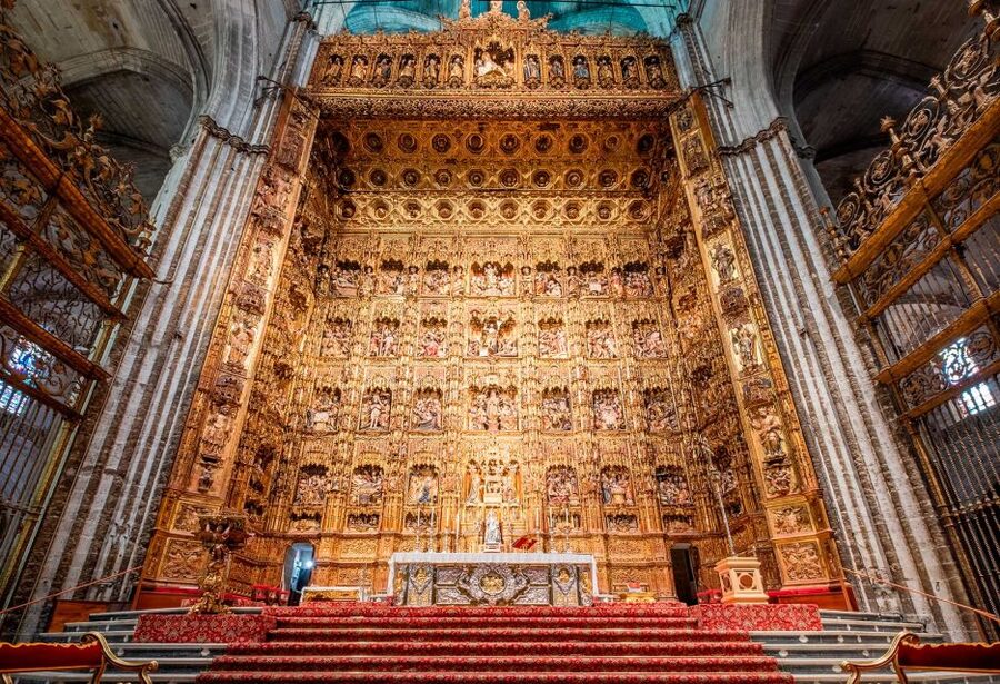Seville: Small-Group Cathedral and Giralda Tour with Tickets - Seville Cathedral in 90 minutes: what you’ll see and why it matters