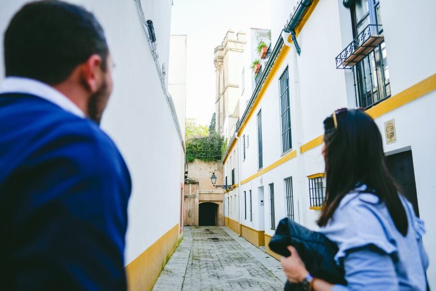 Seville: Small-Group Jewish Quarter Discovery Walking Tour - Why the 10-person group pace makes questions feel normal
