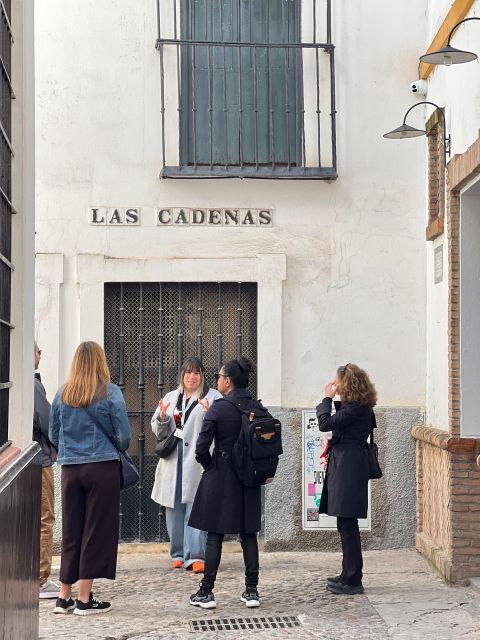 Seville: Small Group Jewish Quarter Tour with Tapas & Drinks - Wine Tasting Moment at El Rincón de Murillo