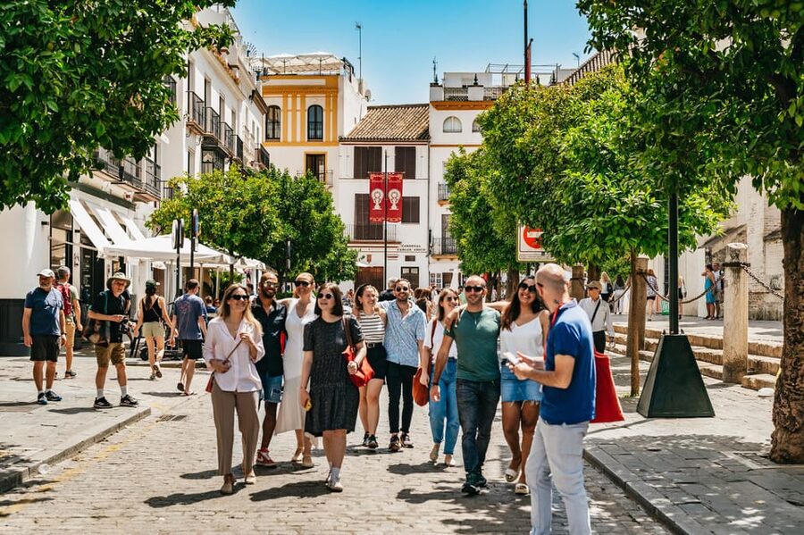 Seville: Tapas, Taverns and History Guided Walking Tour - Gloria&Rositas - Casa de Helados: Homemade Ice Cream to Close the Loop