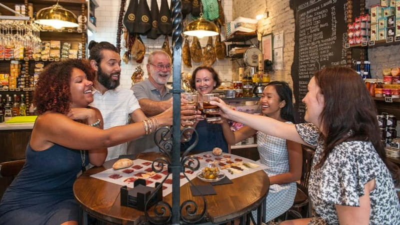 Seville: Tapas Walking Tour with Traditional Flamenco Show - Practical Tips to Get the Most Out of Your 4 Hours