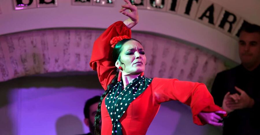 Seville: Ticket to Flamenco Show at La Casa de la Guitarra - Why La Casa de la Guitarra Feels Different in Seville’s Santa Cruz