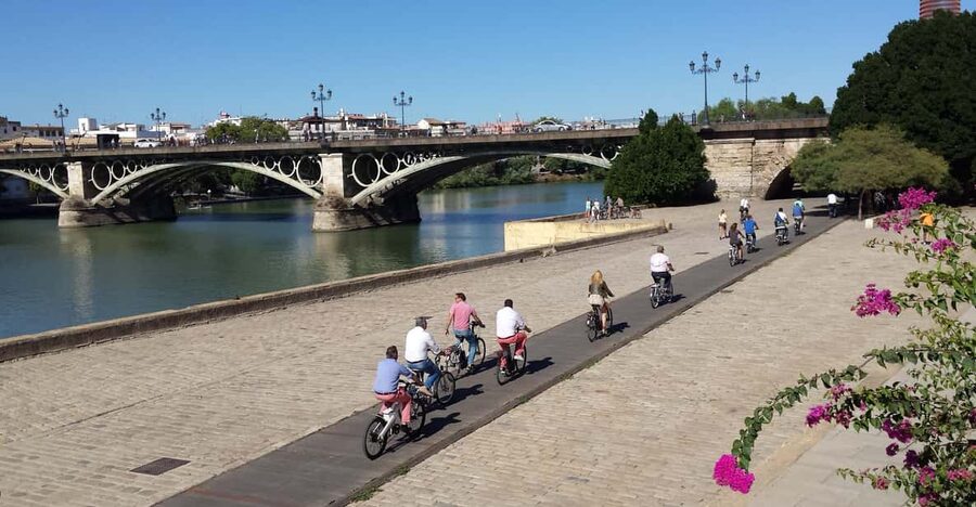 Seville: Urban E-Bike Rental - Picking up your e-bike: ELECMOVE at Castelar 9