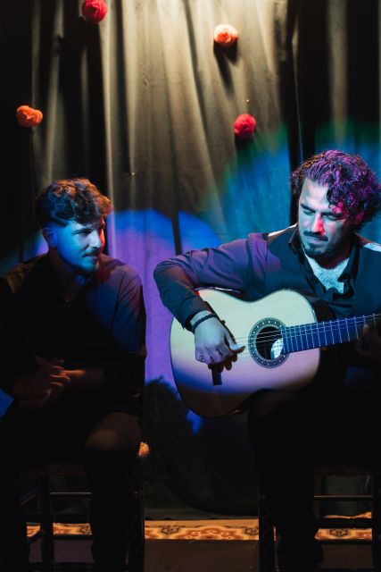Seville: very intimate flamenco show at Casa Flamenco Azahar - Exchanging Your Voucher and Finding the Venue