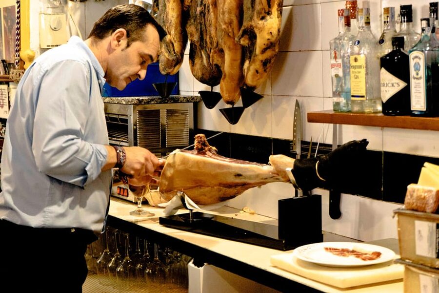 Seville: Wine and Gourmet Tapas Tour - Should you book this tour?