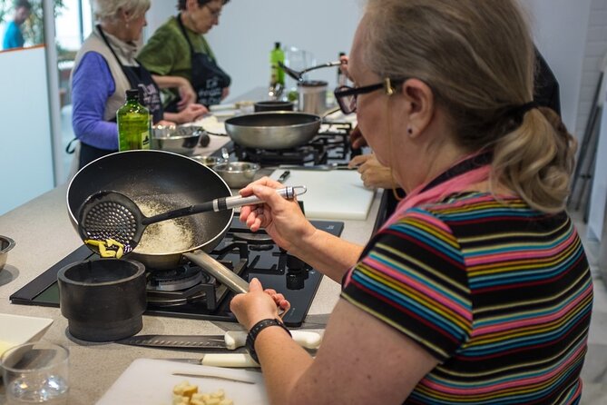 Spanish Cooking Class & Triana Market Tour in Sevilla - Drinks and timing: sangria while you cook