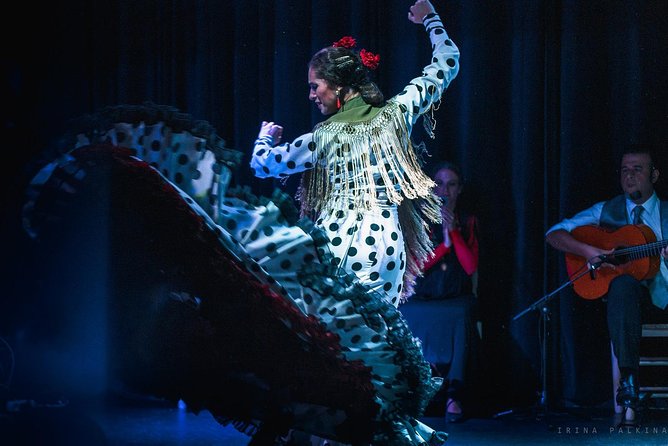 Tablao Flamenco Orillas de Triana Ticket - Inside the room: close-up seating near the Guadalquivir