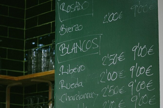 Tasting of Andalusian wines and Iberian products - The guide + bar staff explanation: how learning stays practical