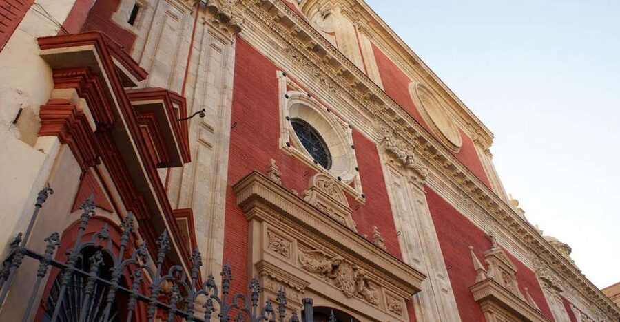 The Cultures of Seville Walking Tour - Entering Seville’s story engine: Santa Cruz after dark