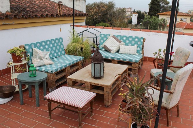 Traditional Spanish Cooking Class in Local Seville Home - How the class works: from simple prep to 2–3 central-region dishes