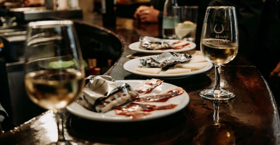 Triana: Authentic Flamenco & Tapas Tour - Walking to the Show: Learning Flamenco Without Feeling Like Homework