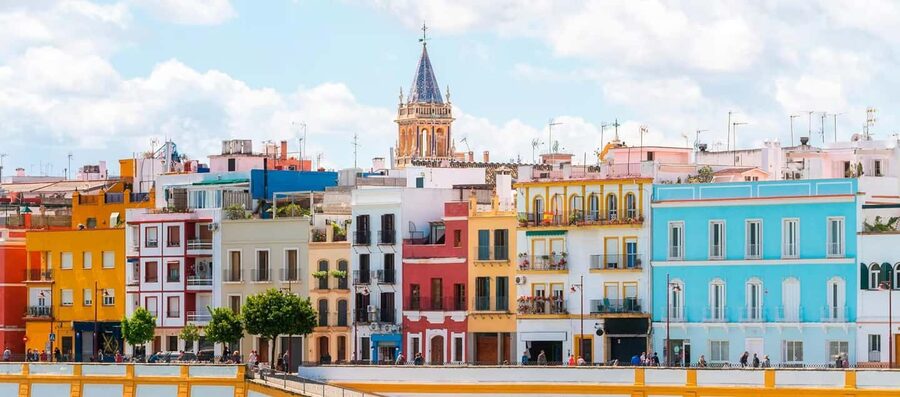 Triana La Flamenca Tour. Includes a visit to the Corrales - Booking Value: How $11 Buys Real Neighborhood Access