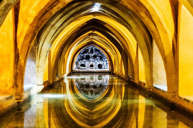 Unmissable Seville private tour - Barrio Santa Cruz: Winding Alleys and a Complicated Past