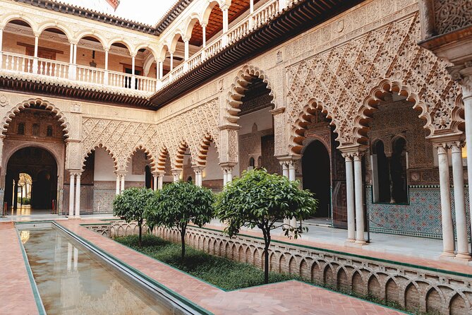 VIP Guided Seville Alcazar Pre-Opening, Cathedral & Old Town - Barrio Santa Cruz Walk: Finding the Old Jewish Quarter Without Getting Lost