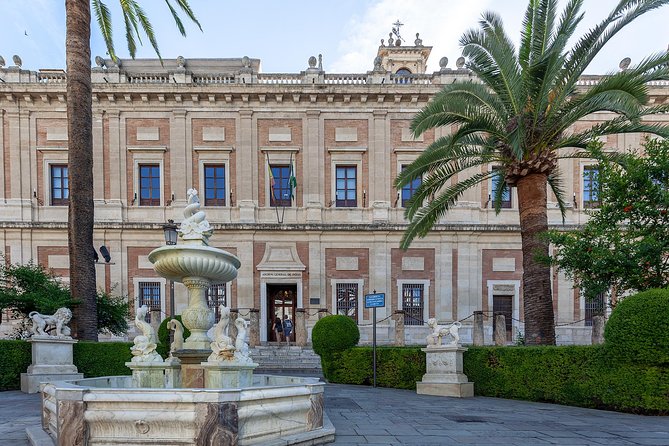 Walking tour through the monumental and historical area of Seville - Eglise du Divin Sauveur: the mosque courtyard start that changes your eyes